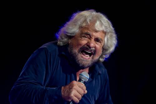 Malore per Beppe Grillo: ricoverato a Cecina per accertamenti