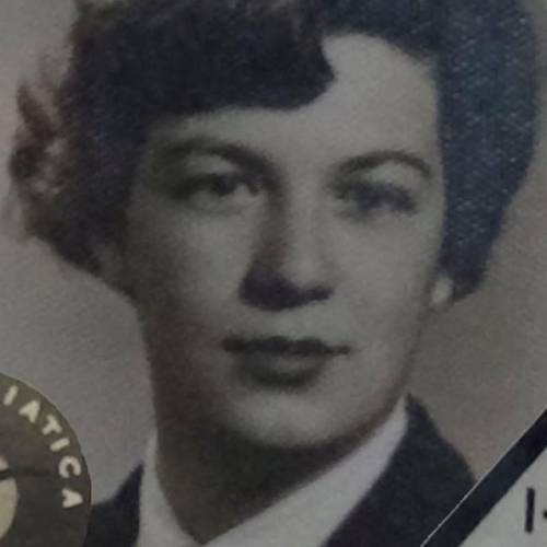 Morta  Yvonne Girardello, la prima hostess. A bordo servì la melissa a Modugno e Callas