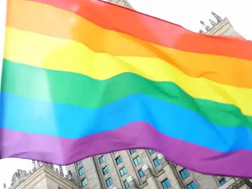 Sala s'inchina al queer. Anche sulla tessera Atm arriva l'identità "alias"