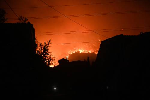 Grecia nella morsa delle fiamme: dopo Rodi incendi anche a Corfù