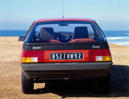 Renault Fuego, guarda la gallery