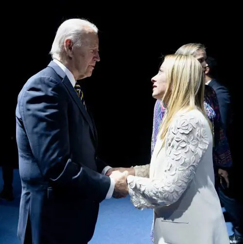 Giorgia si prepara al viaggio negli Stati Uniti. Nordafrica e migranti sul tavolo di Biden