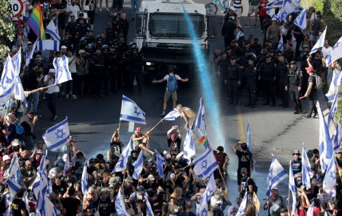 Il sì alla riforma Netanyahu fa esplodere ancora Israele