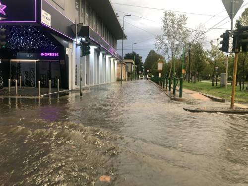 Nubifragio a Seveso, le strade invase dall'acqua