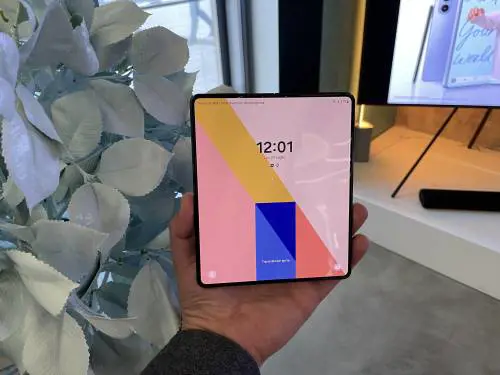 Samsung Galaxy Z Fold5, Z Flip5 e Watch6: guarda tutte le foto