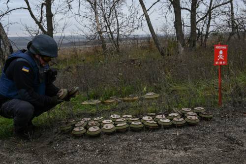 500 squadre e quasi 1000 anni: l'Ucraina e l'incubo delle mine