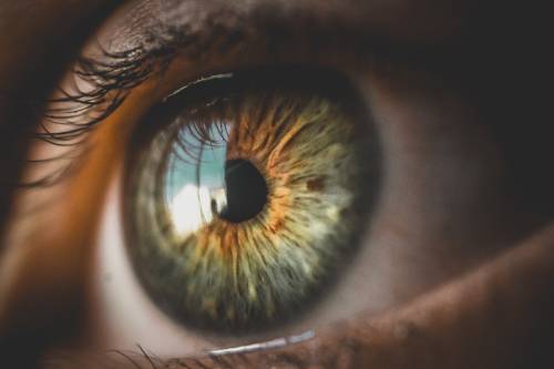 Problemi alla vista, ecco i cinque sintomi da non sottovalutare
