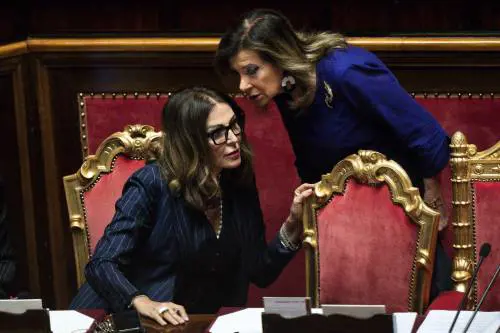 Mozione respinta e opposioni in frantumo: il voto su Santanchè rafforza il governo