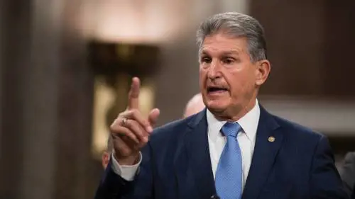 Manchin molla Biden e punta sul centro