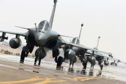 "I Rafale? Scommessa ad alto rischio..": i jet di Macron sotto esame in Asia  