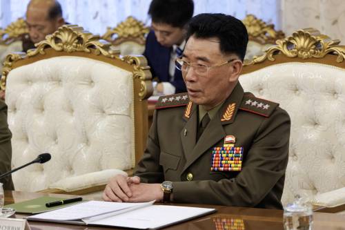 Shoigu arriva a Pyongyang per amicizia (e altre armi)