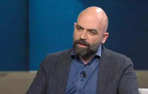 I bastian contrari tornano alla carica: ora Saviano & Co criticano pure il blitz di Caivano