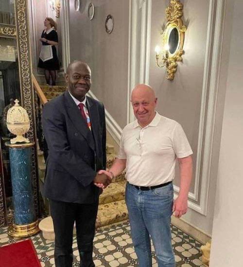 Prigozhin in un albergo a San Pietroburgo: la prima foto in Russia dal tentato golpe