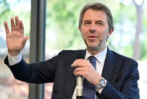 "Torno in video per spiegare il presente che diventa futuro. E la Rai è di tutti"