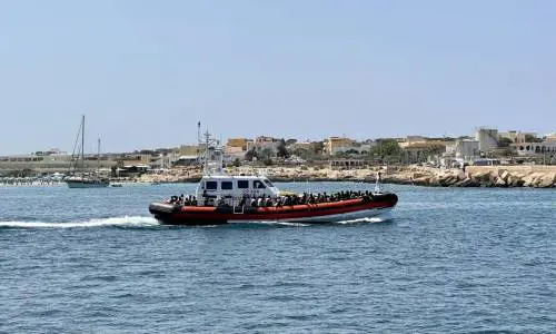 Olbia, scontro tra peschereccio e traghetto: c'è un disperso. Indagate tre persone