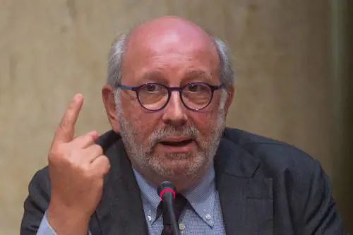 "La Schlein vuole ricostruire il vecchio Pci. Ma non ha l'appoggio di masse e operai"