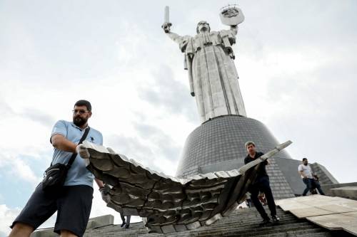 Monumenti, strade e festività: così Kiev si smarca dall'influenza culturale russa