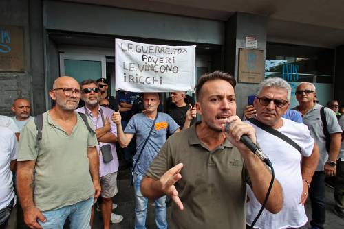 La protesta di Napoli fa flop. La "bomba sociale" è rinviata. "Il 30 settembre tutti a Roma"