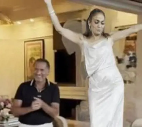 Cardinale paparazzato al party della Lopez