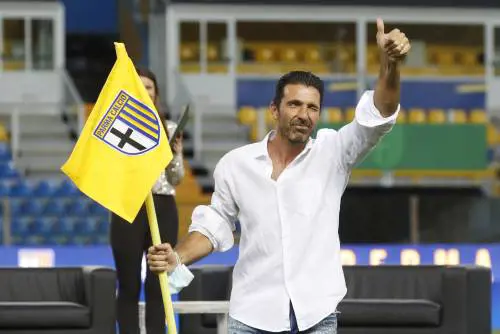 "Mi hai dato tutto, finisce qua". Buffon saluta e ringrazia