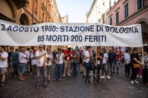 La Russa fa chiarezza: a Bologna strage fascista. Ma a sinistra non basta