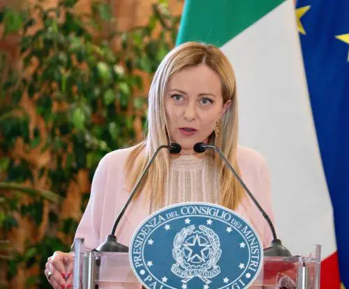 Chi è l'economista tedesco che plaude alla Meloni