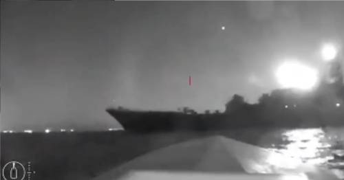 Blitz di Kiev contro una nave russa nel Mar Nero. Mosca smentisce