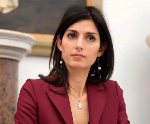 Grave lutto per Virginia Raggi: il cordoglio della politica italiana