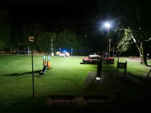 Massacrata dallo straniero sotto gli occhi dei vicini: erano affacciati al balcone