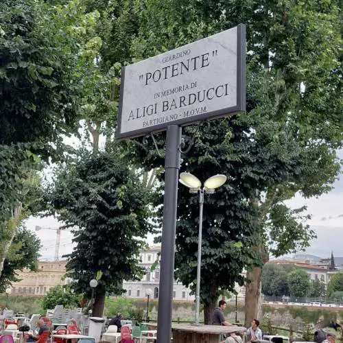 La targa ripristinata nelle scorse ore