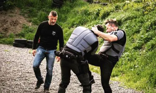 Stupri e violenze: le città sono un inferno. L'esperto: "Ecco come difendersi"