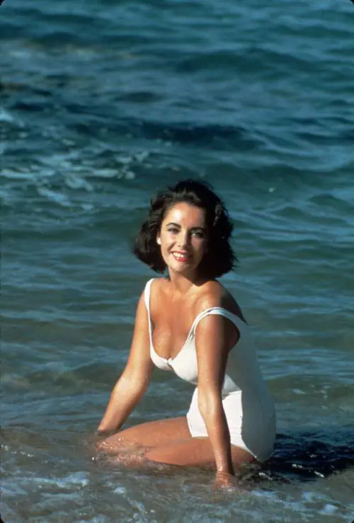 Elizabeth Taylor, la diva dagli occhi viola nell'Olimpo del cinema