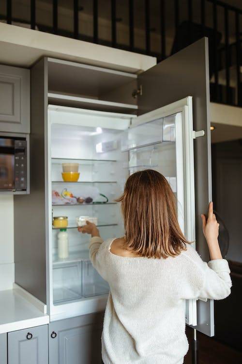 Come posizionare gli alimenti dentro al frigorifero: tutti i consigli