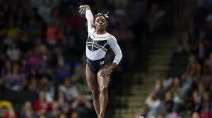 Biles è tornata a "volteggiare": punteggi record in tutte le specialità