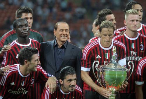 Silvio Berlusconi con il Milan nel 2011 al trofeo Luigi Berlusconi
