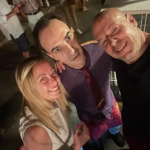 Meloni, Salvini e famiglie a cena in un'osteria toscana