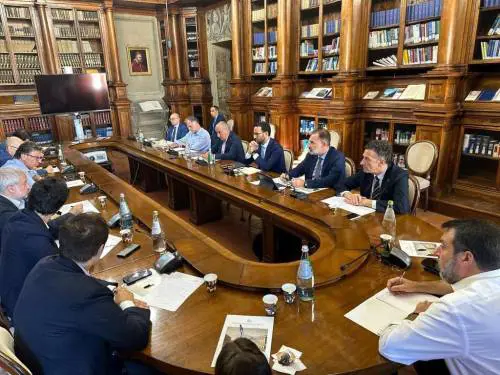 "Decontribuzione e aumento degli stipendi". Ecco gli obiettivi per la prossima legge di bilancio