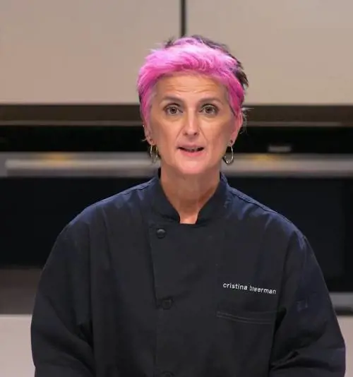 La chef Cristina Bowerman critica la titolare dell'osteria per il piattino a 2 euro