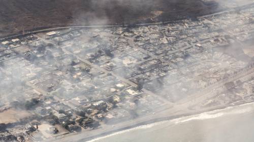 La devastazione degli incendi alle Hawaii, cosa resta dell'isola di Maui
