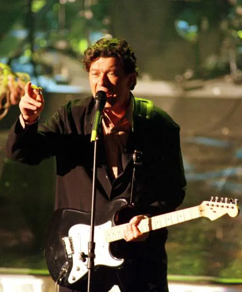 Robbie Robertson, il chitarrista "pellerossa" che prestò la chitarra a Dylan (e a Scorsese)