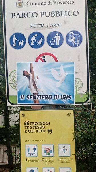 Il cartello dedicato ad Iris Setti
