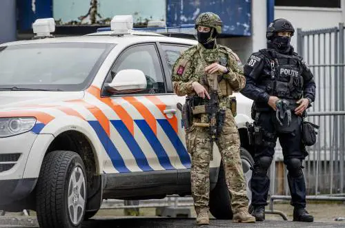 La mafia islamica e quegli strani contatti con l'Iran: nuovo allarme in Ue