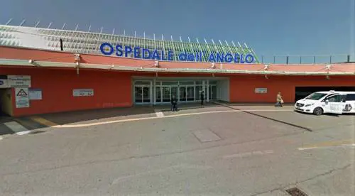 Vuole costringere la ex a fare sesso con lui: lei lo evira