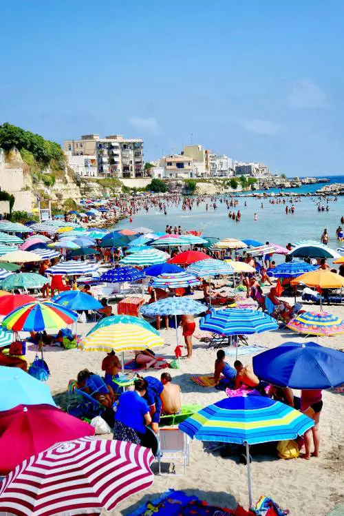 Ferite in spiaggia, acqua di mare e sole aiutano la guarigione? Sbagliato. Cosa dice l'esperto