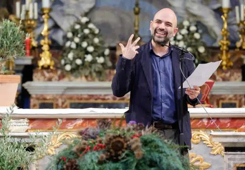 "Tifo da stadio...". Ecco perché il vescovo ha criticato i funerali di Murgia