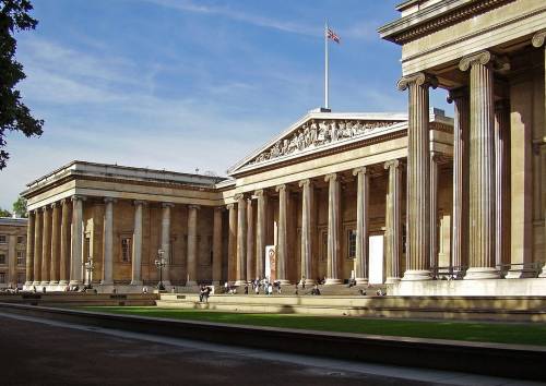 Furto al British Museum di Londra, sottratti gioielli e pietre rare. Licenziato un dipendente