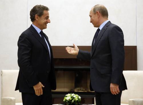 "Abbiamo bisogno di loro": le parole di Sarkozy sulla Russia fanno discutere