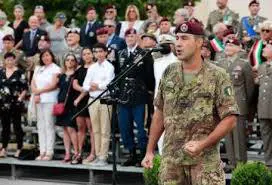 Crosetto silura il generale. Ma il Pd vuole la gogna