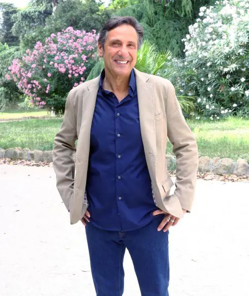 "Anche da noi è gratis, suo padre viene qua". I balneari pugliesi fulminano Mario Tozzi