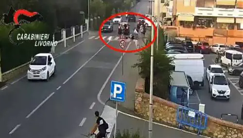 "Un botto e poi...". Attenzione alla truffa del monopattino: così vi spillano soldi